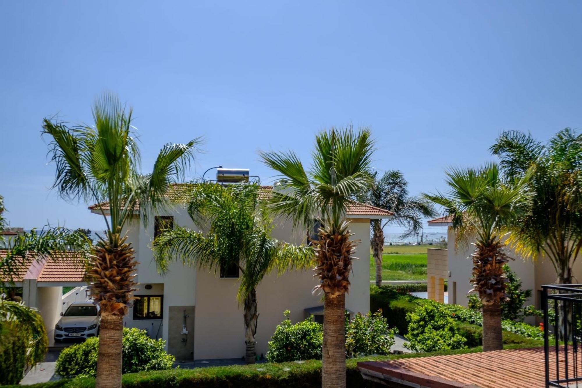 Oroklini Star 200Metres From The Sandy Beach Larnaca Exterior foto